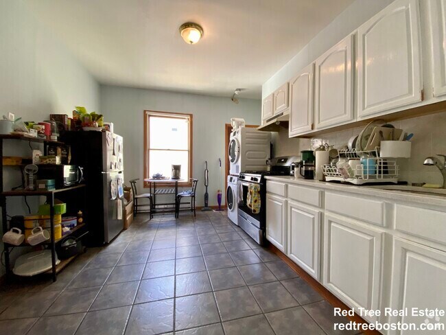 Building Photo - 64 1/2 Day St Unit 1 Rental