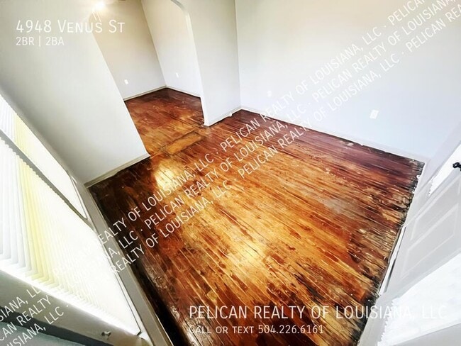 4948 Venus St