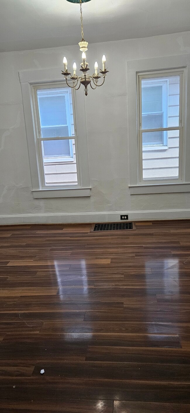 Photo - 129 N Bergan Ave