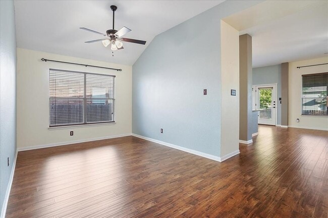 Photo - 1608 Goddard Bluff Dr