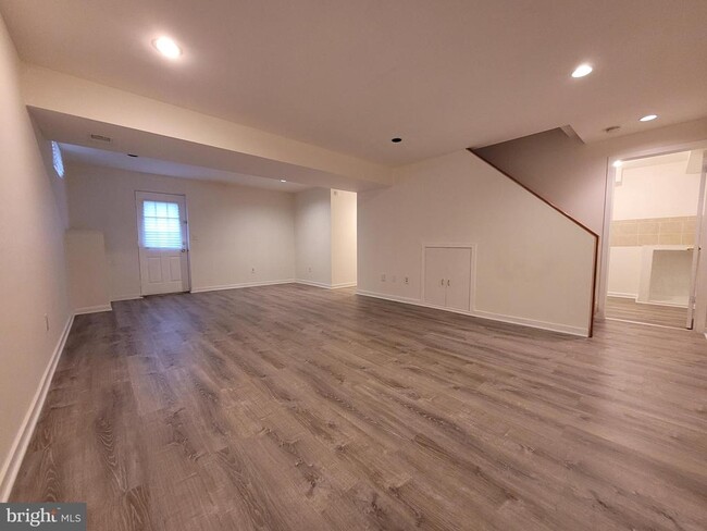 Building Photo - 16542 Sioux Ln