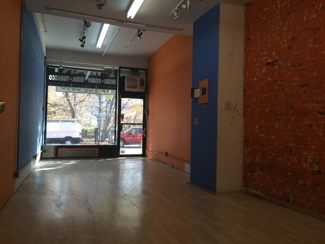 Photo - 490-496 Laguardia Pl