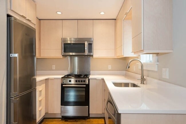 Building Photo - 23 Grant St Unit 3