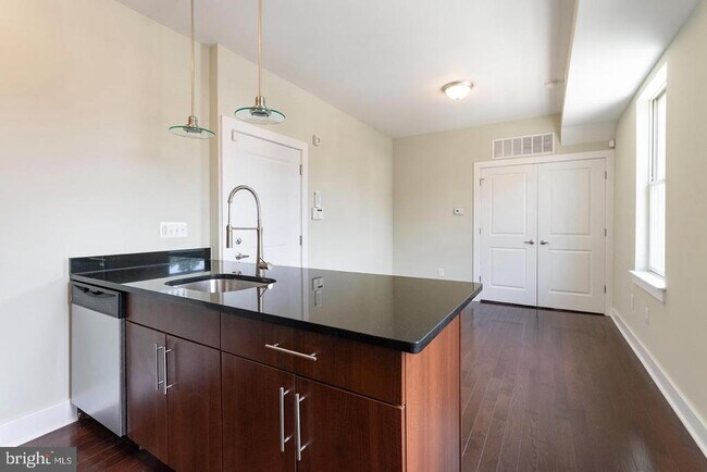 Photo - 2012 W Girard Ave Unit 1B