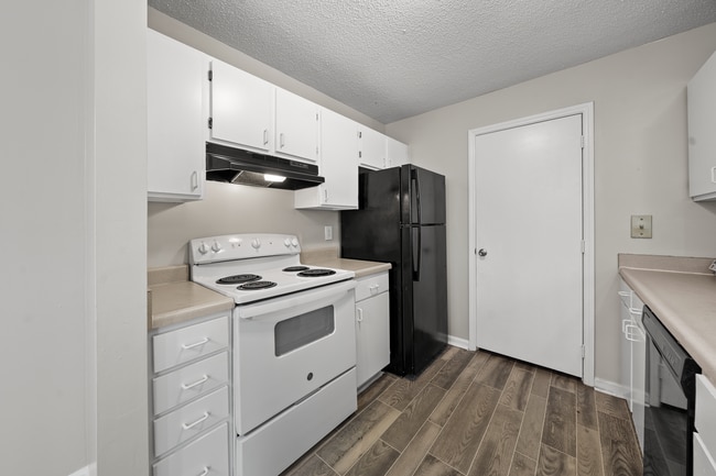 Photo - 2431 Hill St Unit 102