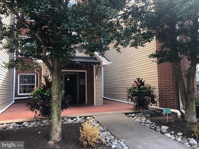 Building Photo - 3311 Wyndham Cir Unit 1201