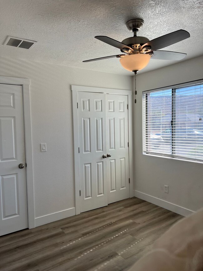 Building Photo - SGW29 - 360 N. #35 Unit Bedroom 2 Rental