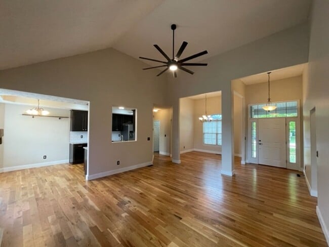 Photo - PRE-LEASING - 3 Bedroom in East Republic