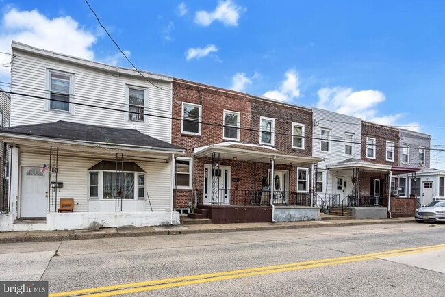 Building Photo - 916 Jersey Ave