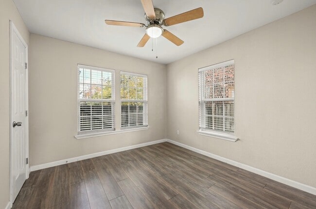 Photo - 2803 Cleburne St Unit 3