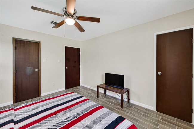 Building Photo - 13629 Lynnwood Ln