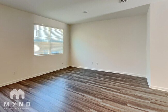 Photo - 2596 Coventry St SW