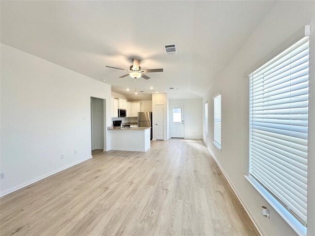 108 Captain Dooley Ln