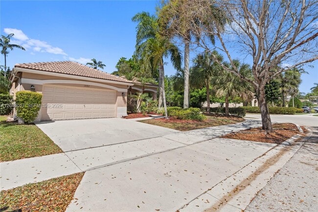 Photo - 1097 Allamanda Way