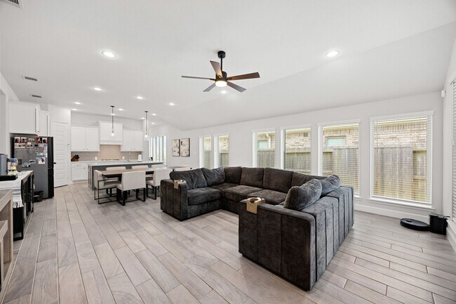 Photo - 2122 Germander Ln