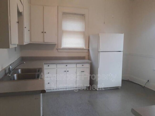 Photo - 3225-27 W McKinley Blvd