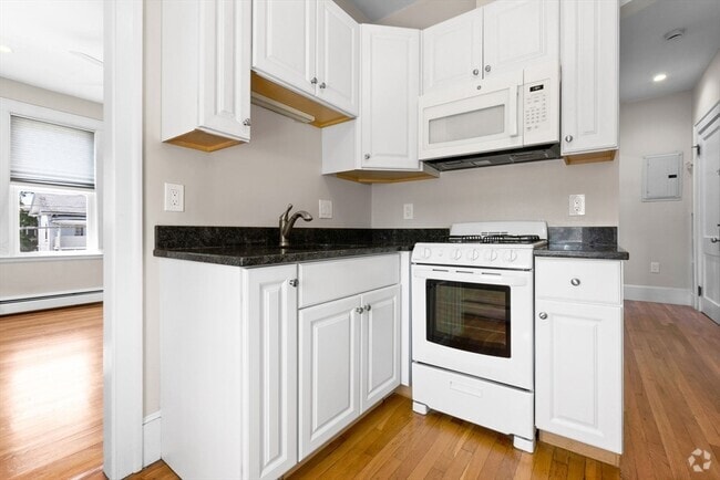 Building Photo - 28 Poplar St Unit 7 Rental