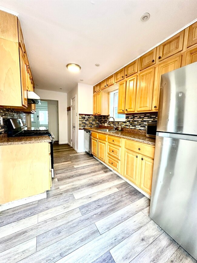 Photo - 163 Jewett Ave