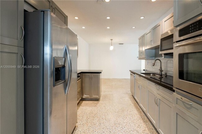 Photo - 565 NE 160th Terrace