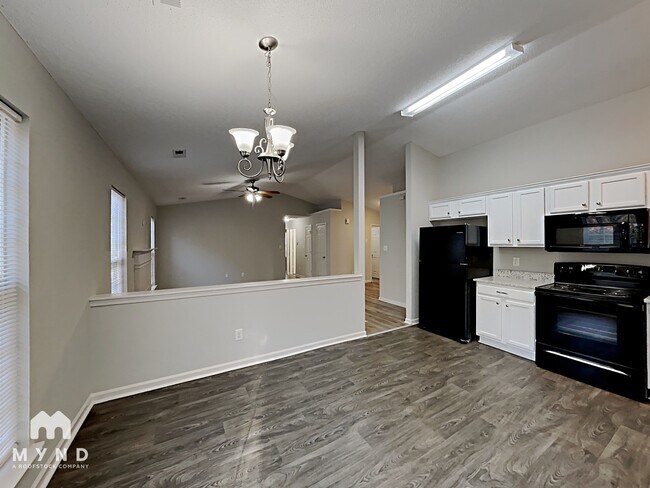 Photo - 6902 Kentucky Derby Dr