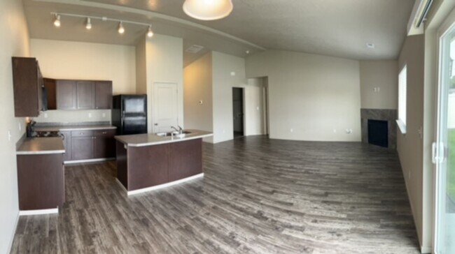 Photo - 1616 Unit 18021