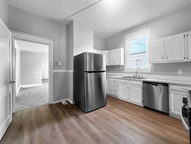Photo - 127 N 40th St