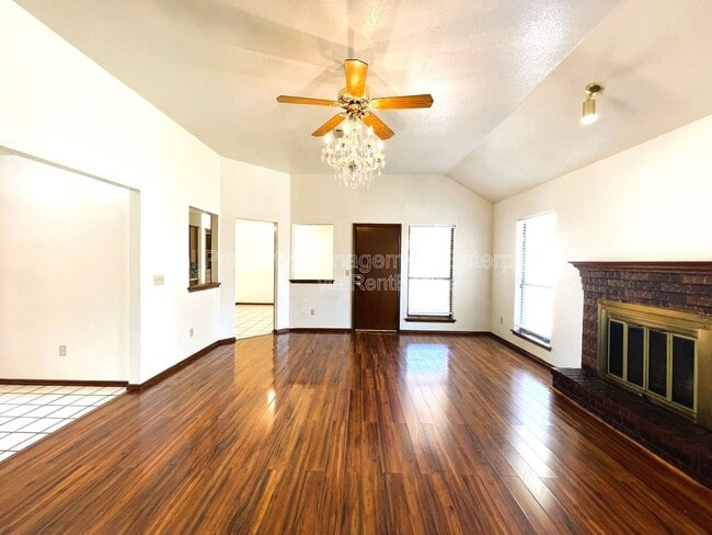 Photo - 5804 Republic Dr