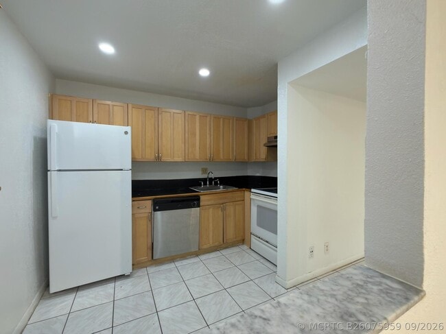 636 NW 13th St Unit 0140