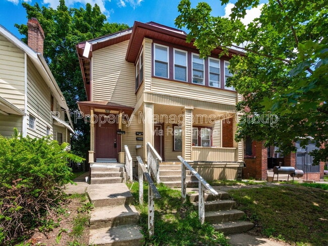 Photo - 1168 E Whittier St Apartment
