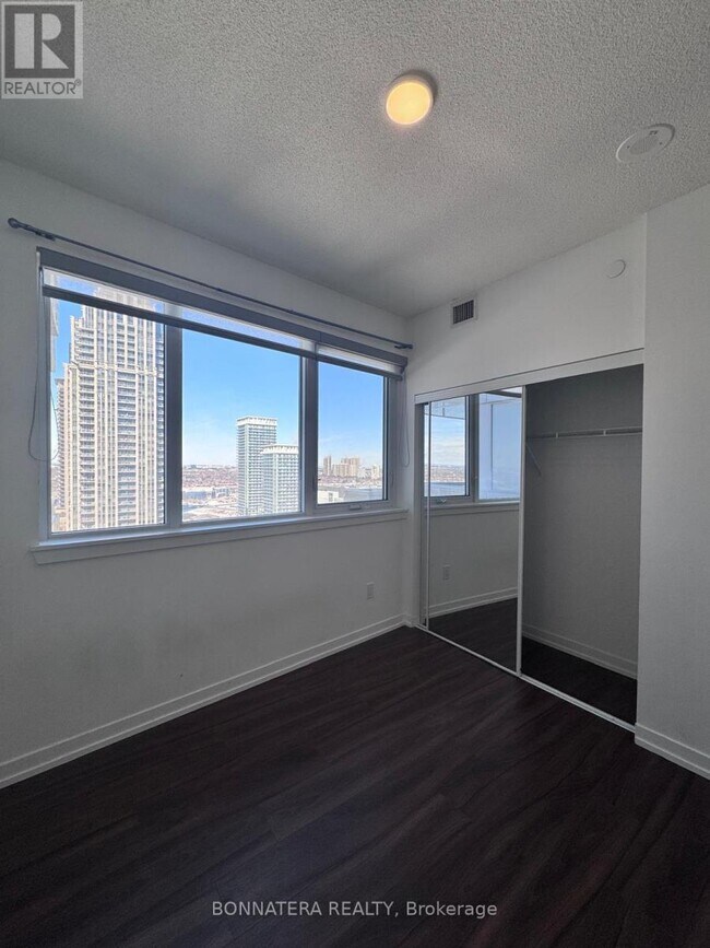 Photo - 4065 Confederation Pkwy Unit 2004