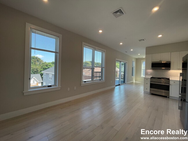 187 Green St Unit 405