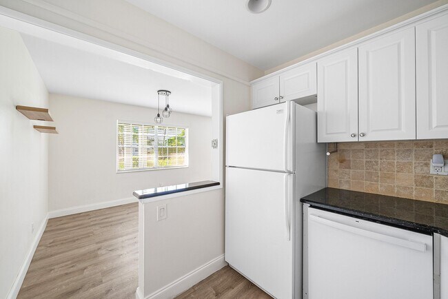 Photo - 2455 NE 51st St Unit E102