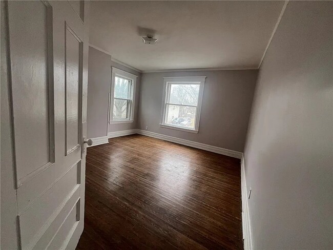 Photo - 443 Flint St