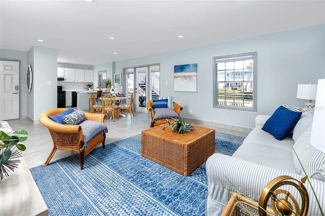 Building Photo - 5231 Beach Dr SE Unit B