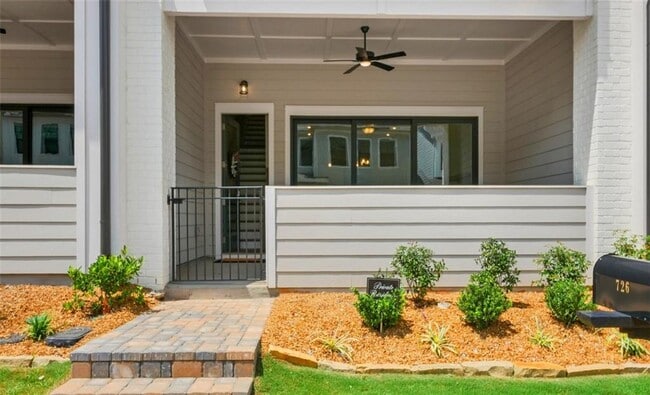 Photo - 726 Stickley Oak Way