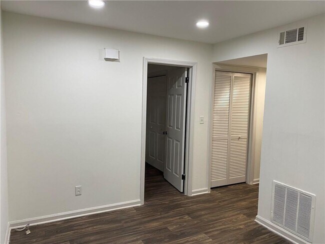 Photo - 6250 Vera Ln SW