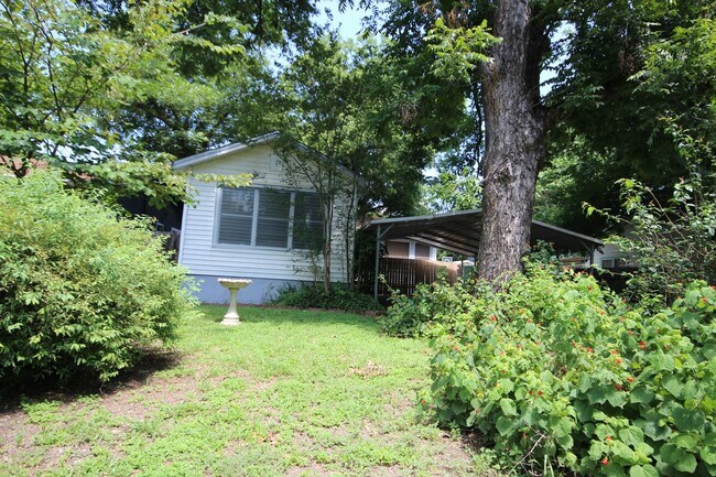 North Loop/Burnet Corridor LARGE 2/1 Duple... - North Loop/Burnet Corridor LARGE 2/1 Duple... Casa Adosada