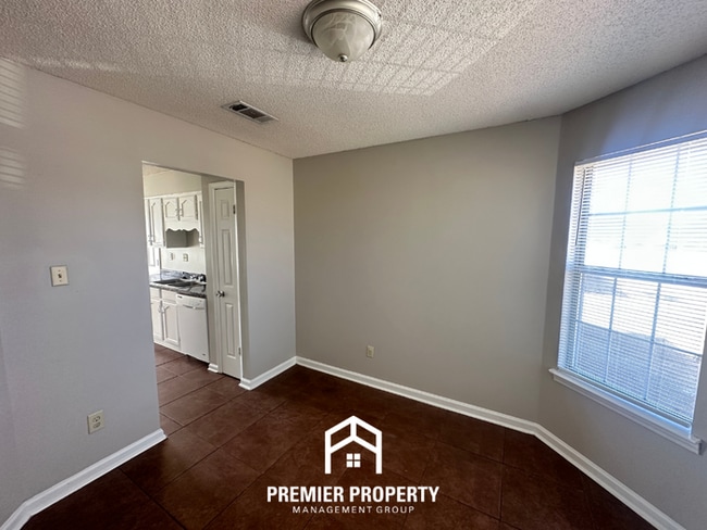 Photo - 3BR/2BA Home w/ 2-Car Garage, Vaulted Ceilings & Fireplace in Memphis