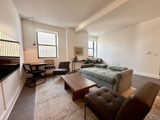 Photo - 758 N Broadway Unidad ID1379069P