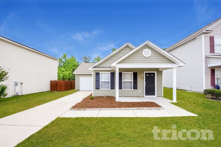 226 Blazer Dr
