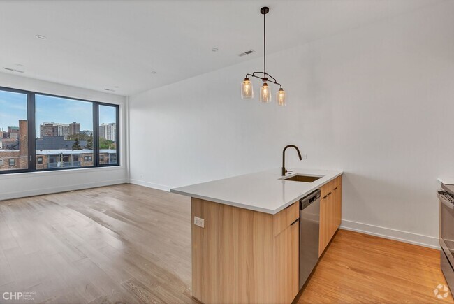 Building Photo - North Halsted / East Lakeview - 2-Bedroom ... Unit 3F Rental