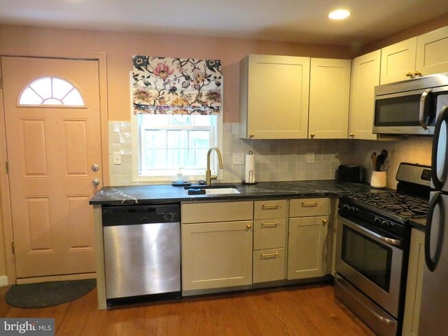 Photo - 1424 S Orianna St