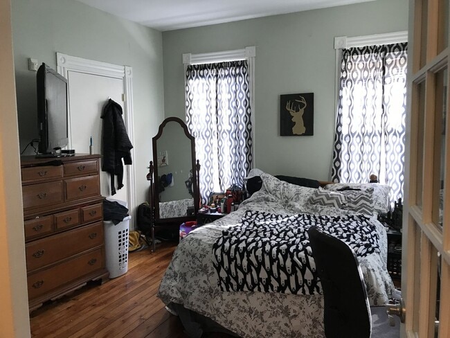 Photo - 60 Mechanic St Unit 1