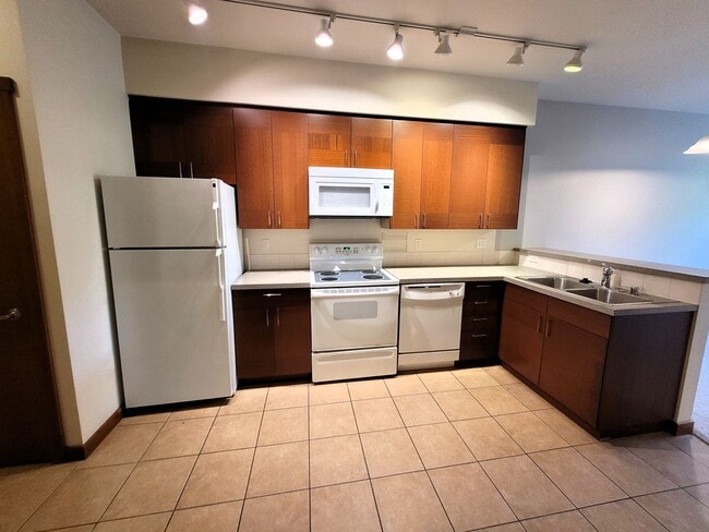 Photo - 910 Gladstone St Unit 306