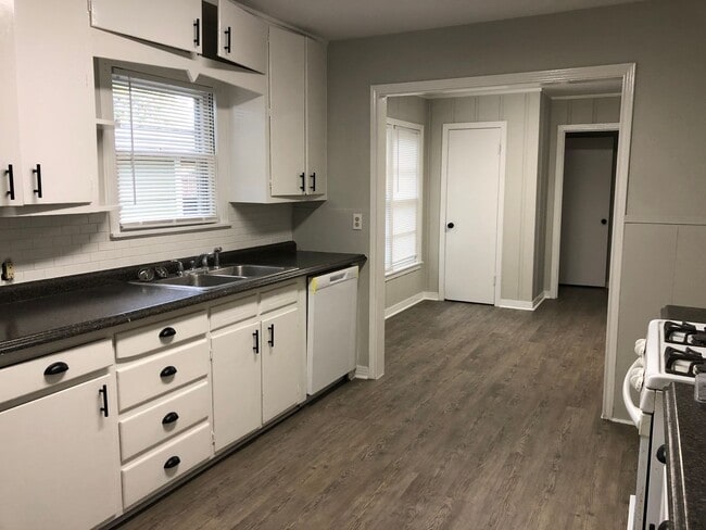 Photo - Great Convenient Location