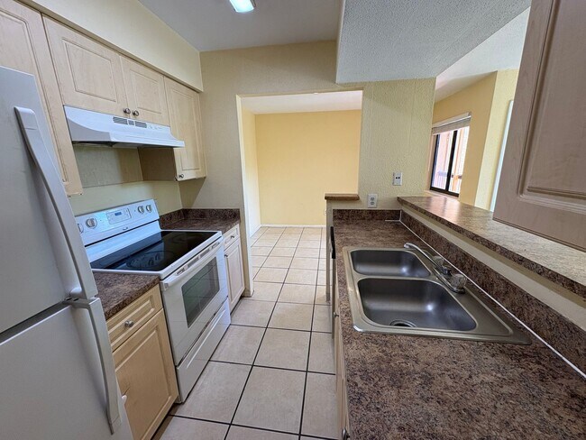 Photo - **Coming Soon** 1/1 Condo for Rent in Fort Myers Unit 719