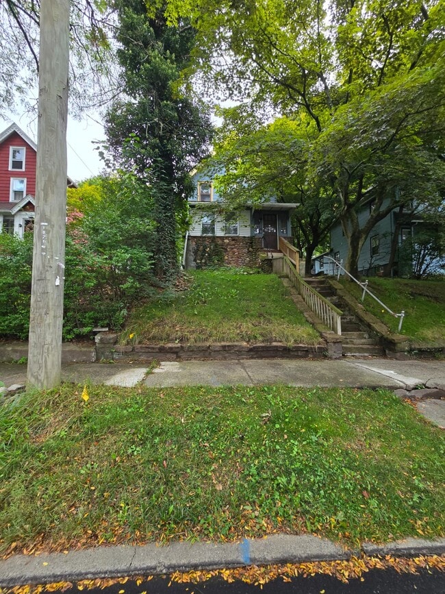 Photo - 509 Russell St