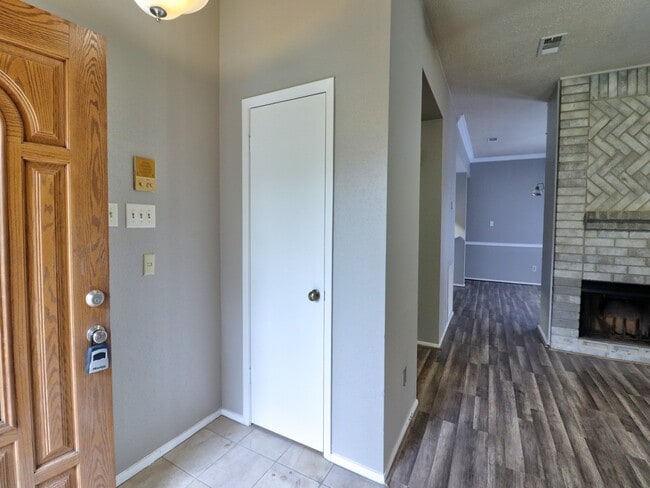 Photo - 9203 Danforth Way