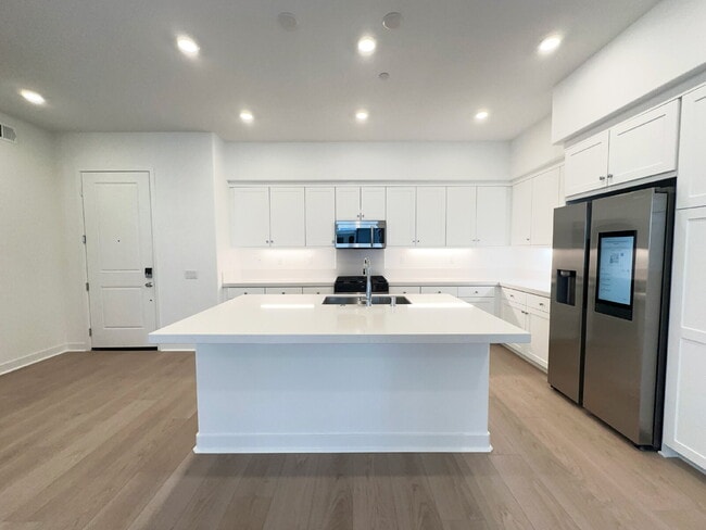 Photo - "Chic 1-Bedroom Retreat with Spacious Living in Valencia – 915 Sq Ft of Comfort!" Unit #202