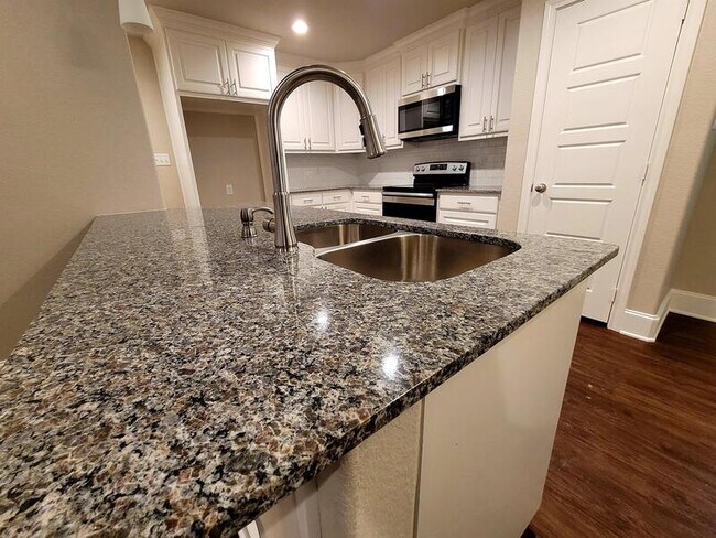 Photo - 19866 Meadow W Ln